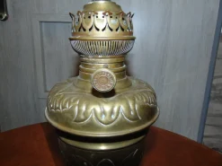 Best Pamono Antique Brass Oil Lamp from Lempereur & Bernard