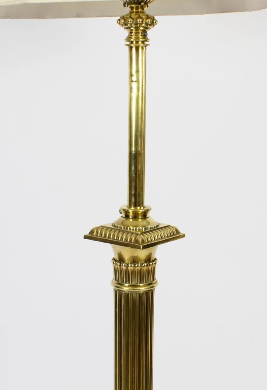 Outlet Pamono Antique Victorian Brass Corinthian Column Telescopic Standard Lamp, 1890s