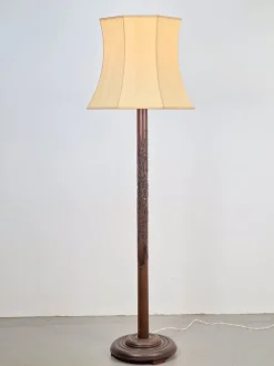 Outlet Pamono Art Deco Carved Turned Wooden Floor Lamp, 1930s