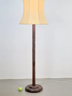 Outlet Pamono Art Deco Carved Turned Wooden Floor Lamp, 1930s