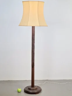 Outlet Pamono Art Deco Carved Turned Wooden Floor Lamp, 1930s