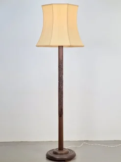 Outlet Pamono Art Deco Carved Turned Wooden Floor Lamp, 1930s