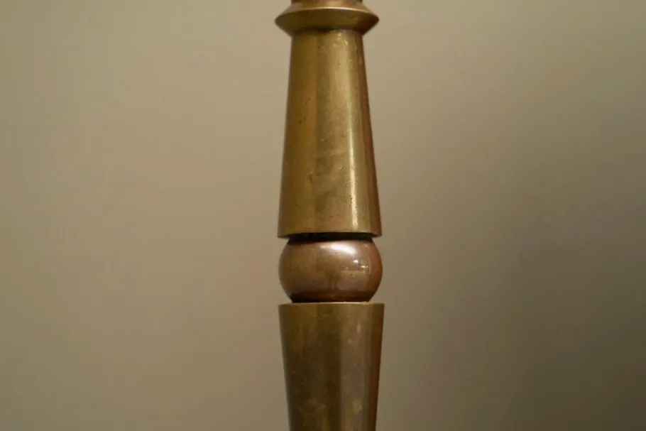 Outlet Pamono Art Deco Floor Lamp in Patinated Brass with Rattan Shade, 1940s