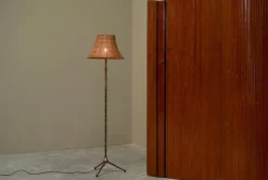 Outlet Pamono Art Deco Floor Lamp in Patinated Brass with Rattan Shade, 1940s