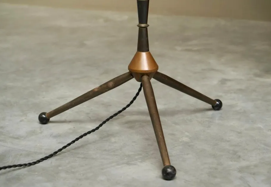 Outlet Pamono Art Deco Floor Lamp in Patinated Brass with Rattan Shade, 1940s