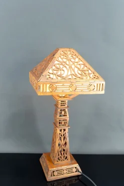 Best Pamono Arts & Crafts Prairie School Cut-Out Wood Lamp in the style of Frank Lloyd Wright, USA, 1900s