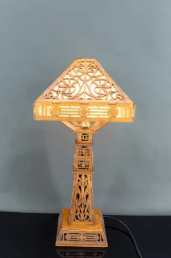 Best Pamono Arts & Crafts Prairie School Cut-Out Wood Lamp in the style of Frank Lloyd Wright, USA, 1900s