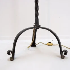 Sale Pamono Brutalist Wrought Iron Tripod Floor Lamp, 20th Century