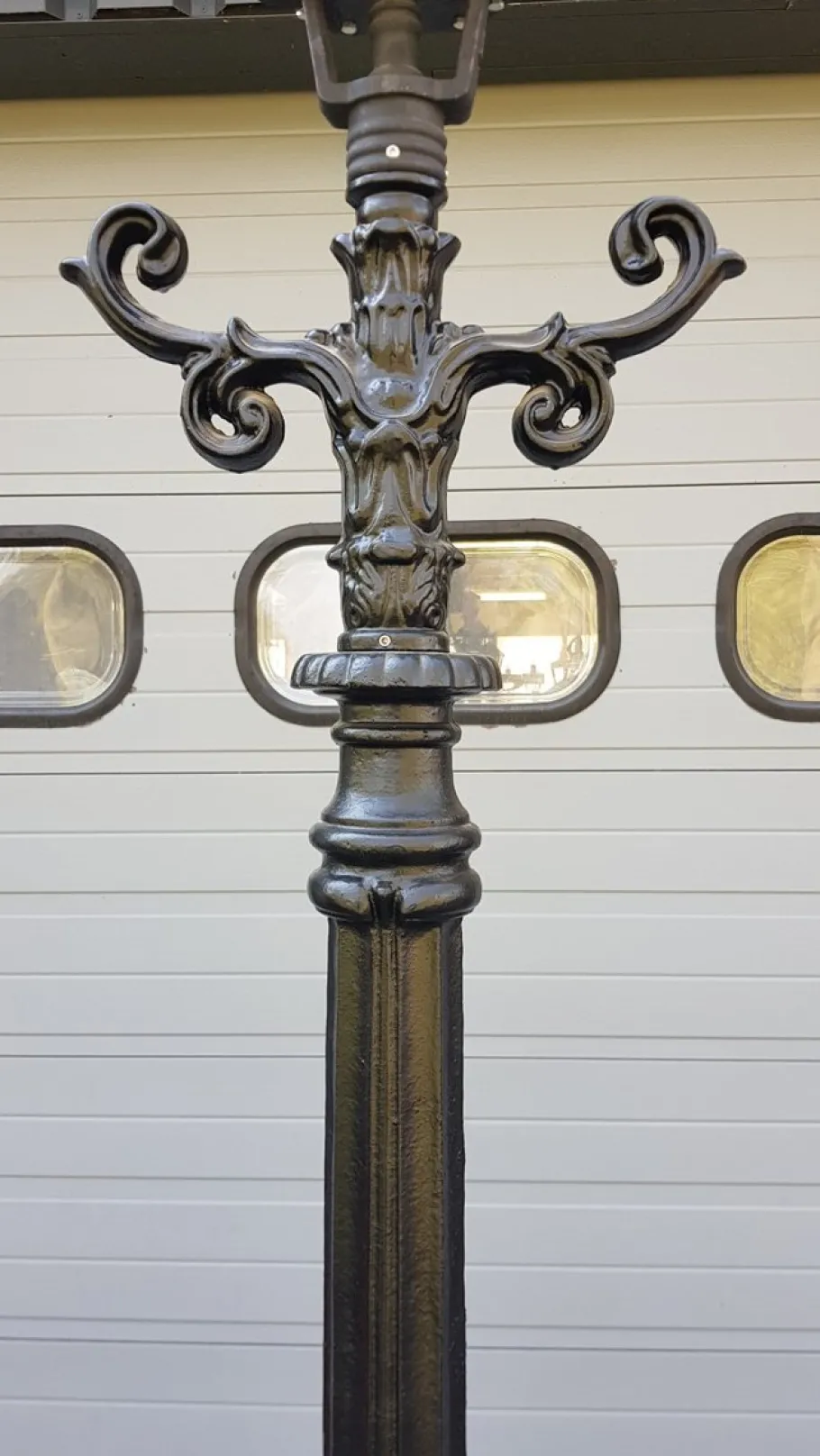 Discount Pamono Cast Iron Lamp Post Doetinchem with Round Copper Lantern