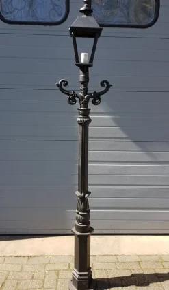 Online Pamono Cast Iron Lamp Post with Square Cast Iron Lantern