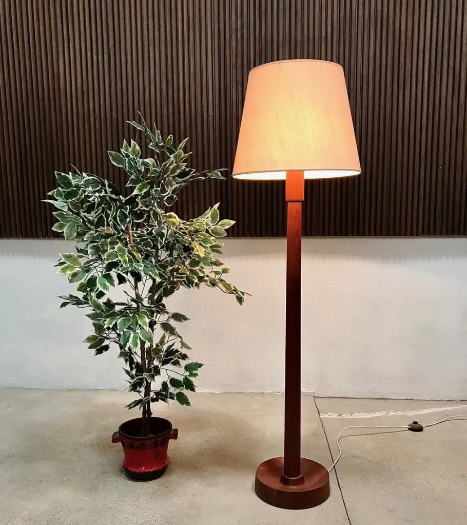 Pamono Danish Solid Teak Wood Floor Lamp with Wild Silk Lampshade, 1960s