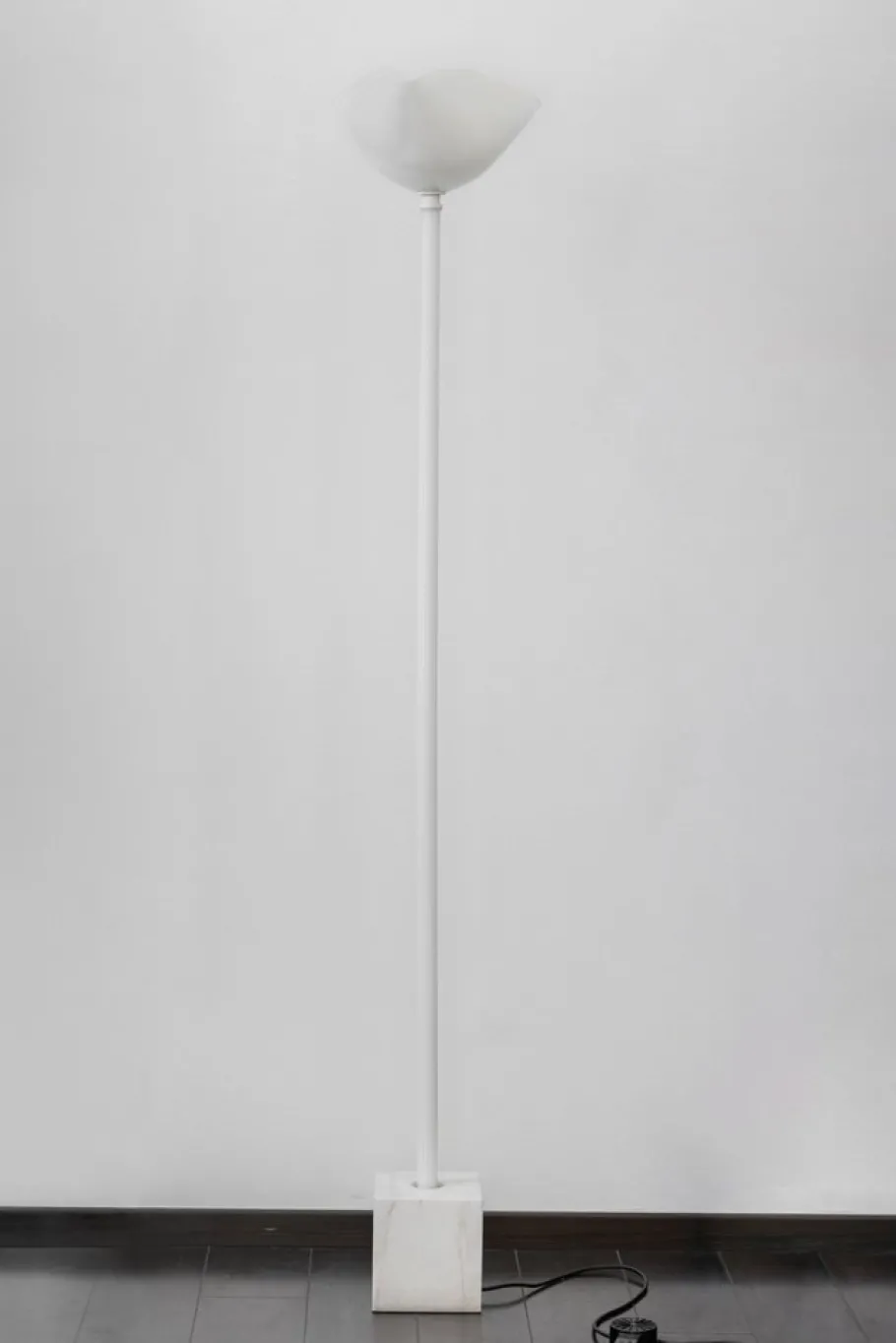 Hot Pamono Floor Lamp in Opaline Glass by Ludovico Diaz de Santillana for Venini, 1982