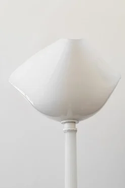 Hot Pamono Floor Lamp in Opaline Glass by Ludovico Diaz de Santillana for Venini, 1982