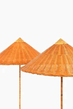 Online Pamono Floor Lamps in Brass, Cane and Rattan Shades attributed to Paavo Tynell, 1950s, Set of 2