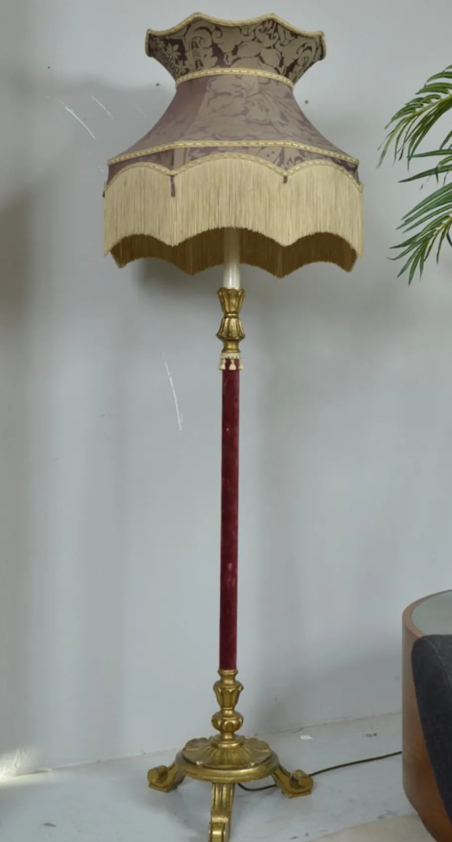 Discount Pamono French Baroque Style Boudoir Standard Floor Lamp in Giltwood with Tassel Fringe, 1930s