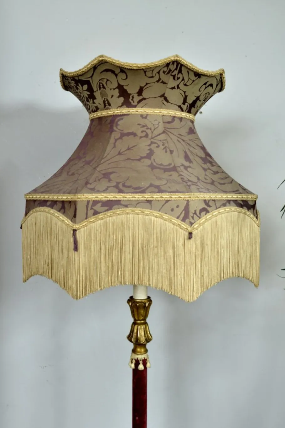 Discount Pamono French Baroque Style Boudoir Standard Floor Lamp in Giltwood with Tassel Fringe, 1930s