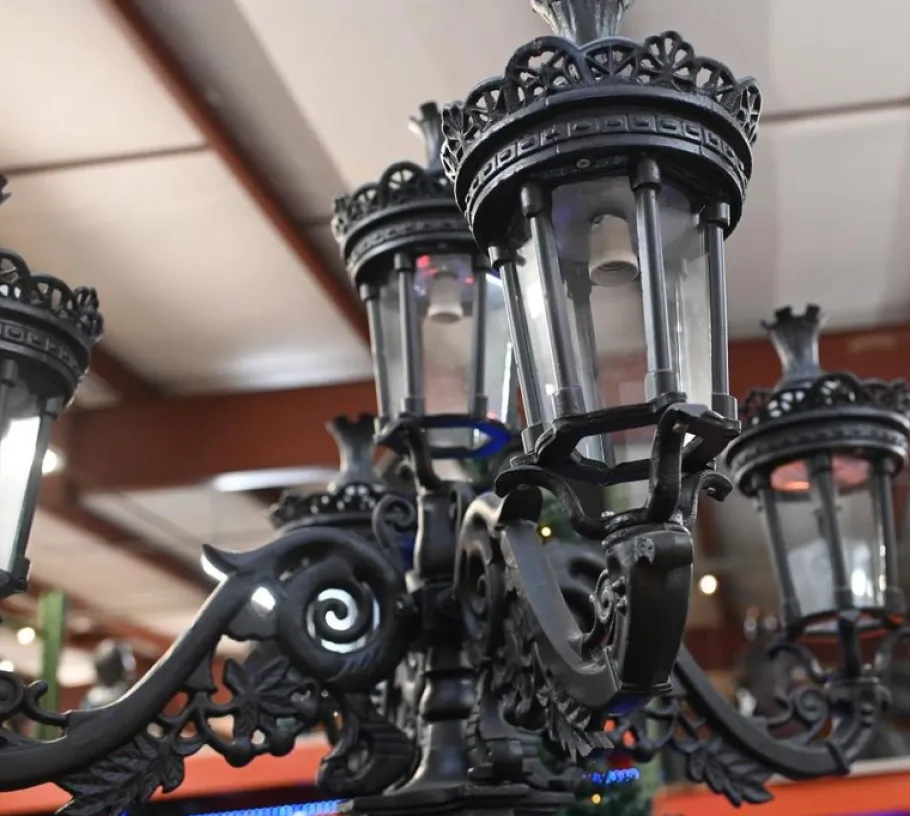 Best Pamono French Cast Iron Street Lamp with Lion