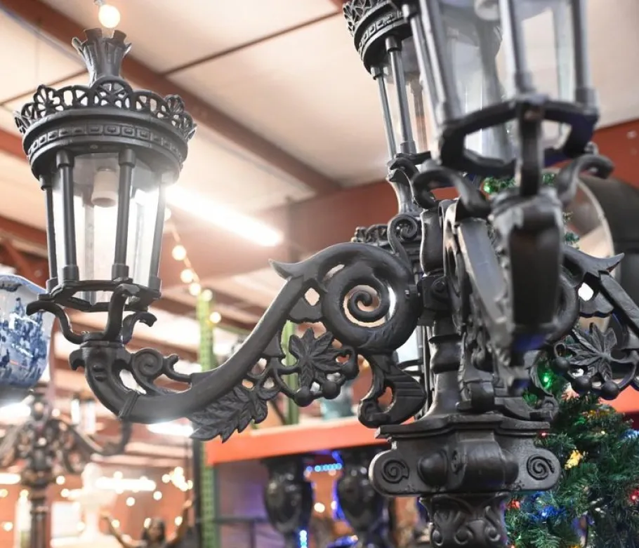 Best Pamono French Cast Iron Street Lamp with Lion