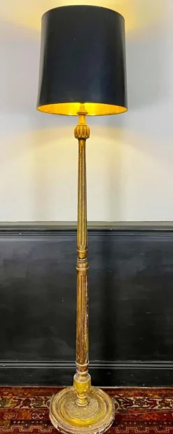 Outlet Pamono French Louis XVI Style Floor Lamp in Fluted and Gilded Wood, 1990s