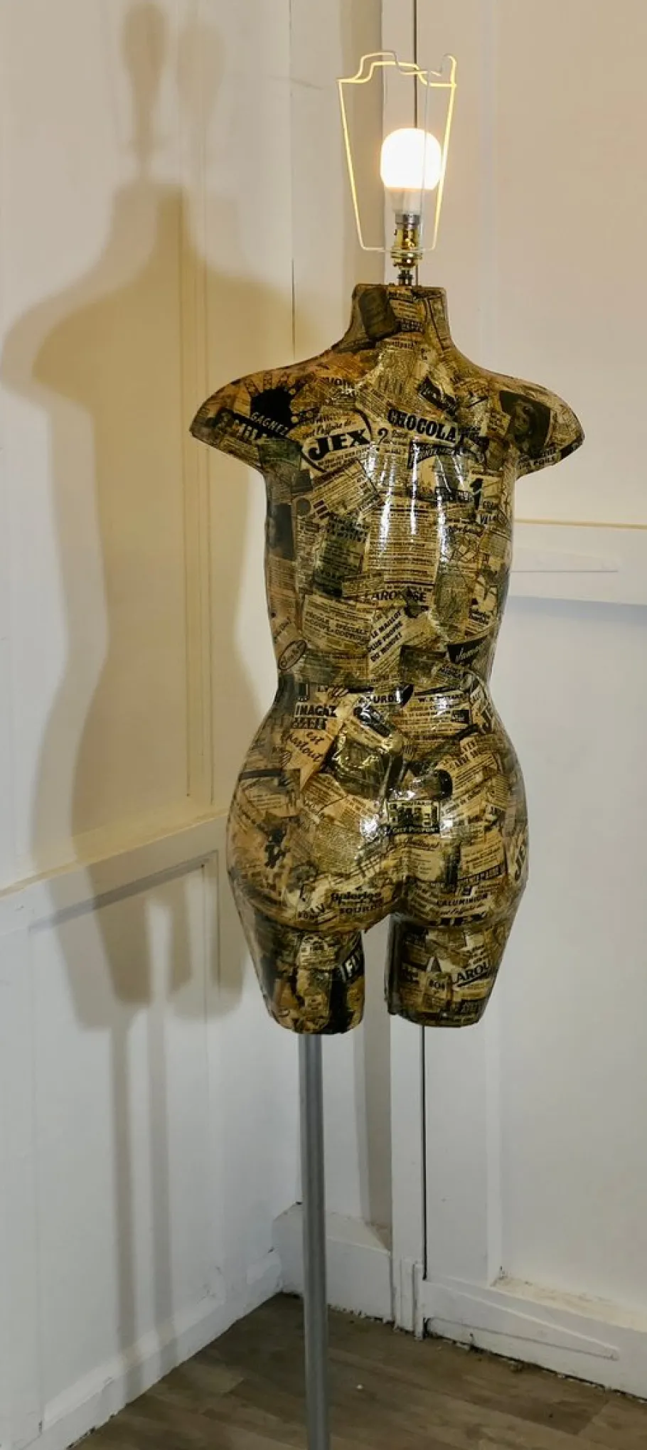 Discount Pamono French Mannequin Decoupage Floor Lamp, 1960s