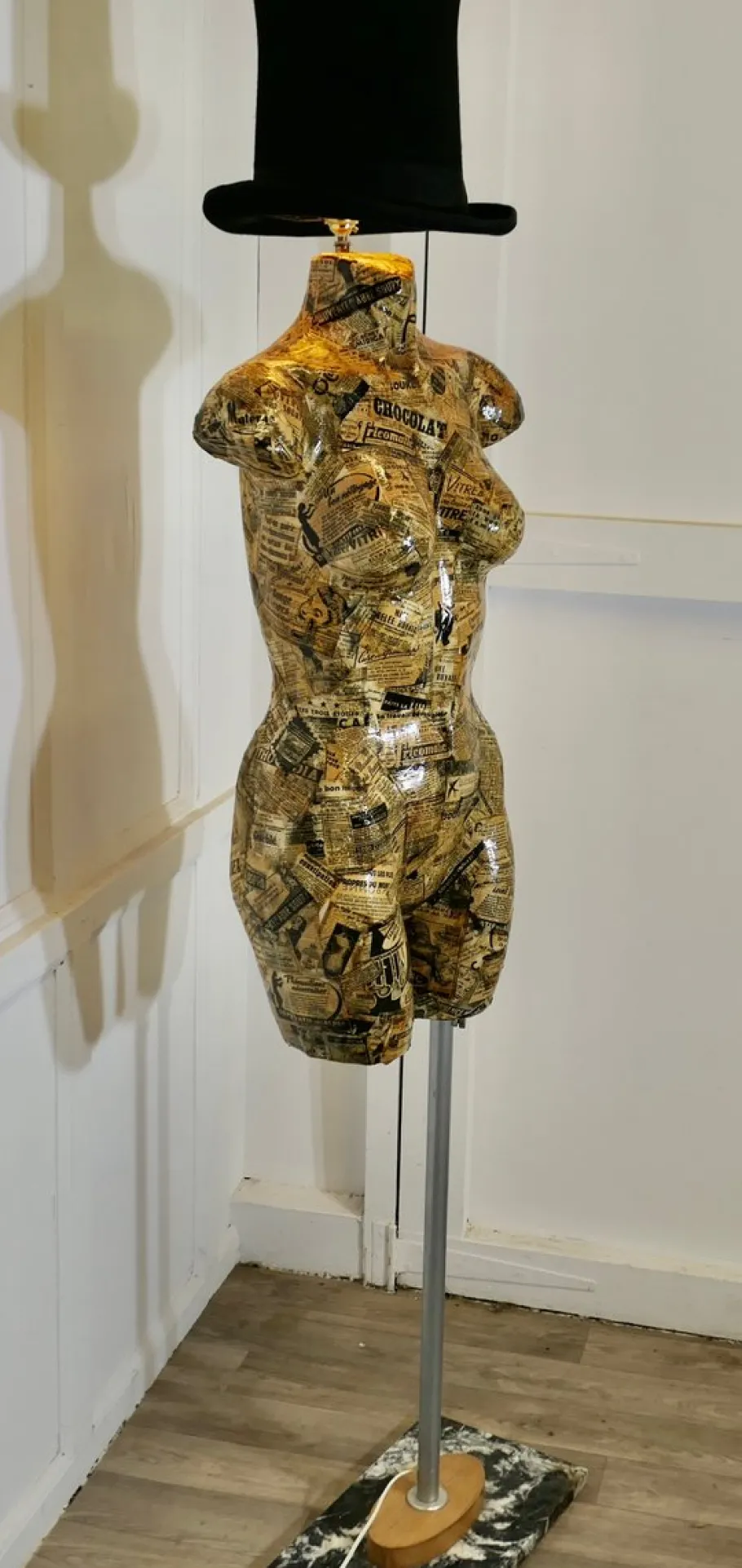 Discount Pamono French Mannequin Decoupage Floor Lamp, 1960s