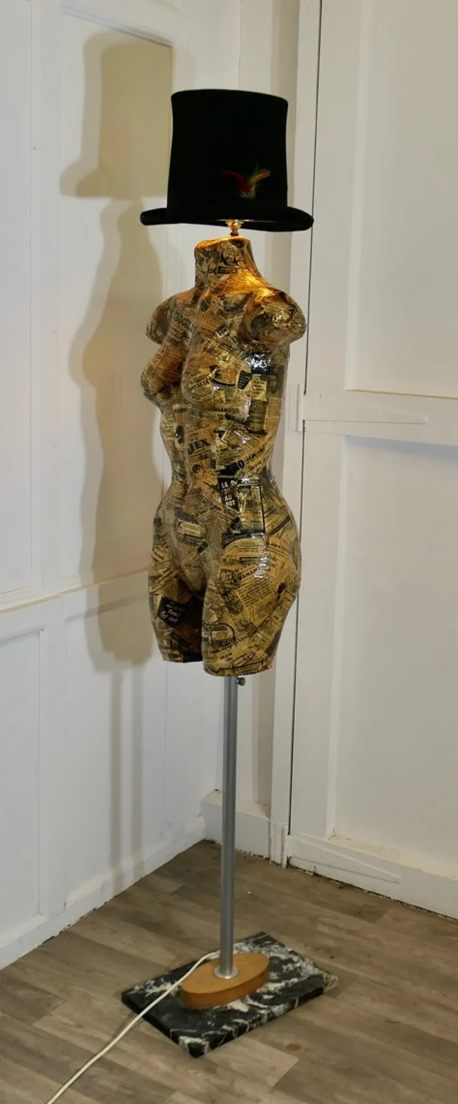 Discount Pamono French Mannequin Decoupage Floor Lamp, 1960s