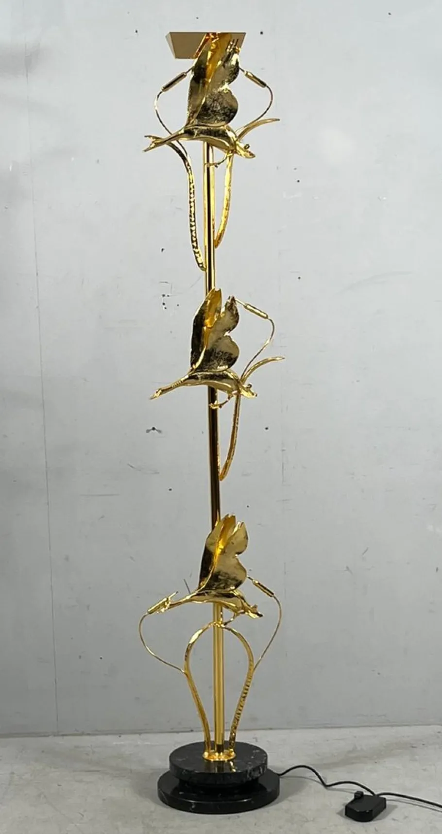 Discount Pamono Hollywood Regency Floor Lamp with Bird Figures by Lanciotto Galeotti, Italy, 1980s