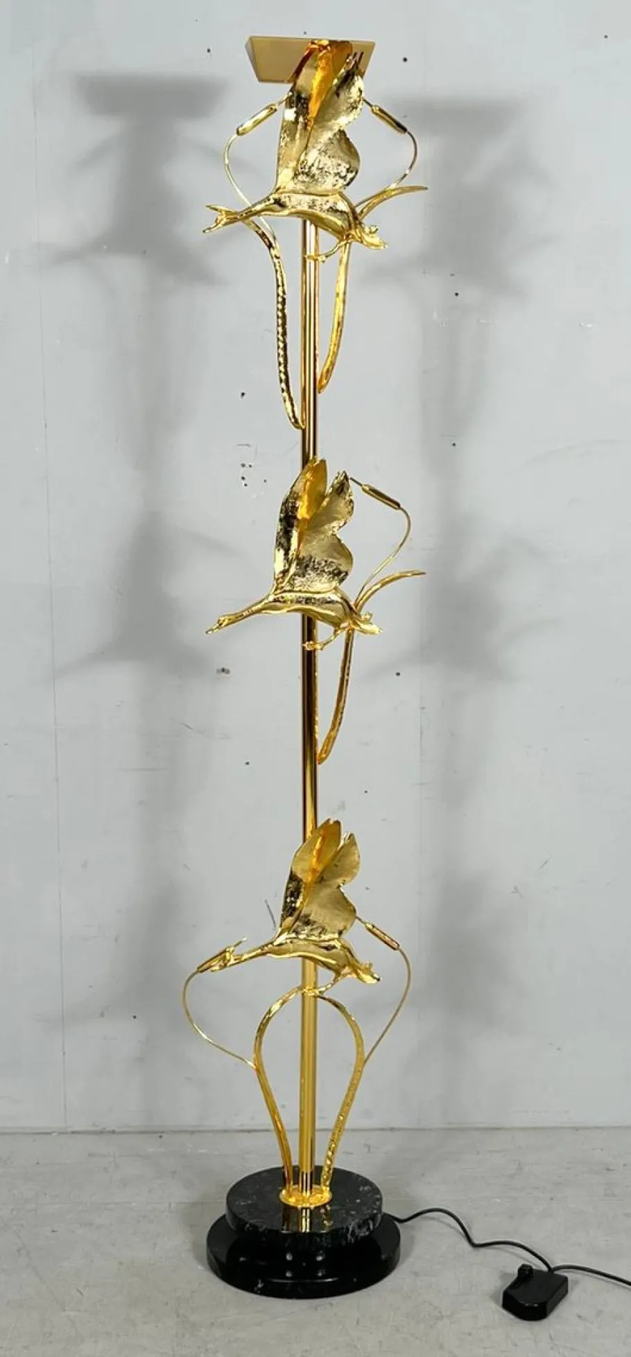 Discount Pamono Hollywood Regency Floor Lamp with Bird Figures by Lanciotto Galeotti, Italy, 1980s