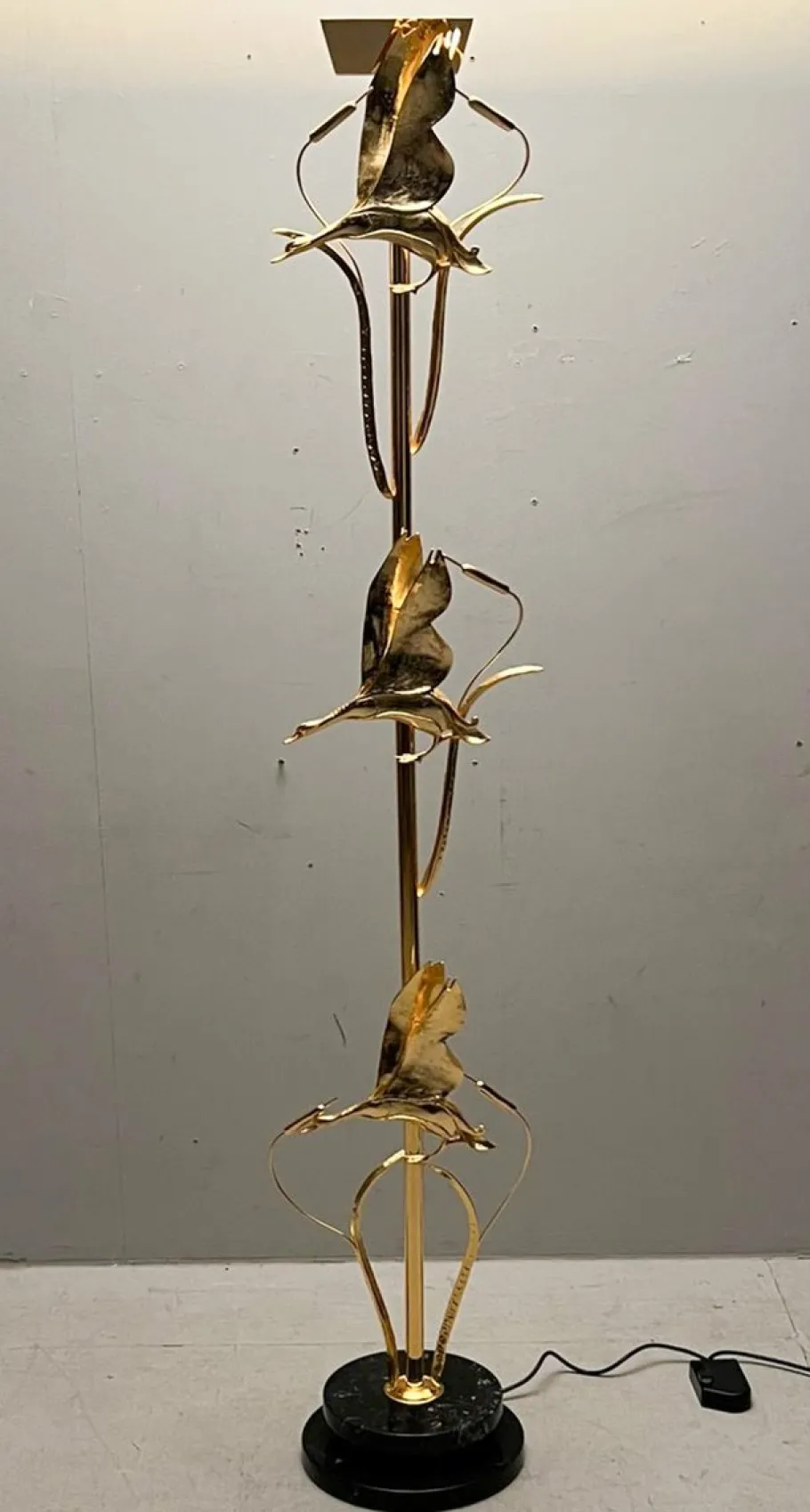 Discount Pamono Hollywood Regency Floor Lamp with Bird Figures by Lanciotto Galeotti, Italy, 1980s