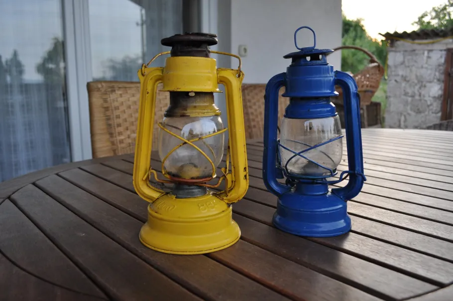 Sale Pamono Hungarian Yellow and Blue Oil Lamps, 1960s, Set of 2