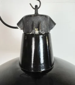 Pamono Industrial Black Enamel Factory Lamp with Cast Iron Top from Elektrosvit, 1950s