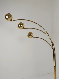 Hot Pamono Italian Arch Floor Lamp in Gilded Metal and Marble attributed to Reggiani, 1970s