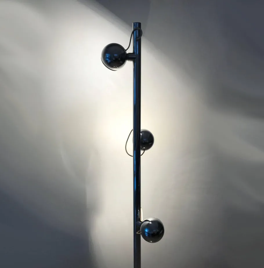 Pamono Italian Floor Lamp with 3 Magnetic Adjustable Globes by Luci Italia, Milan, 1970s