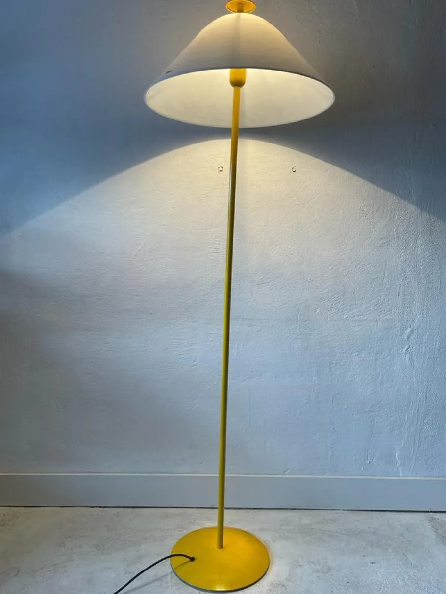 Discount Pamono Italian Floor Lamp with Yellow and White Glass Shade by VeArt, 1970s