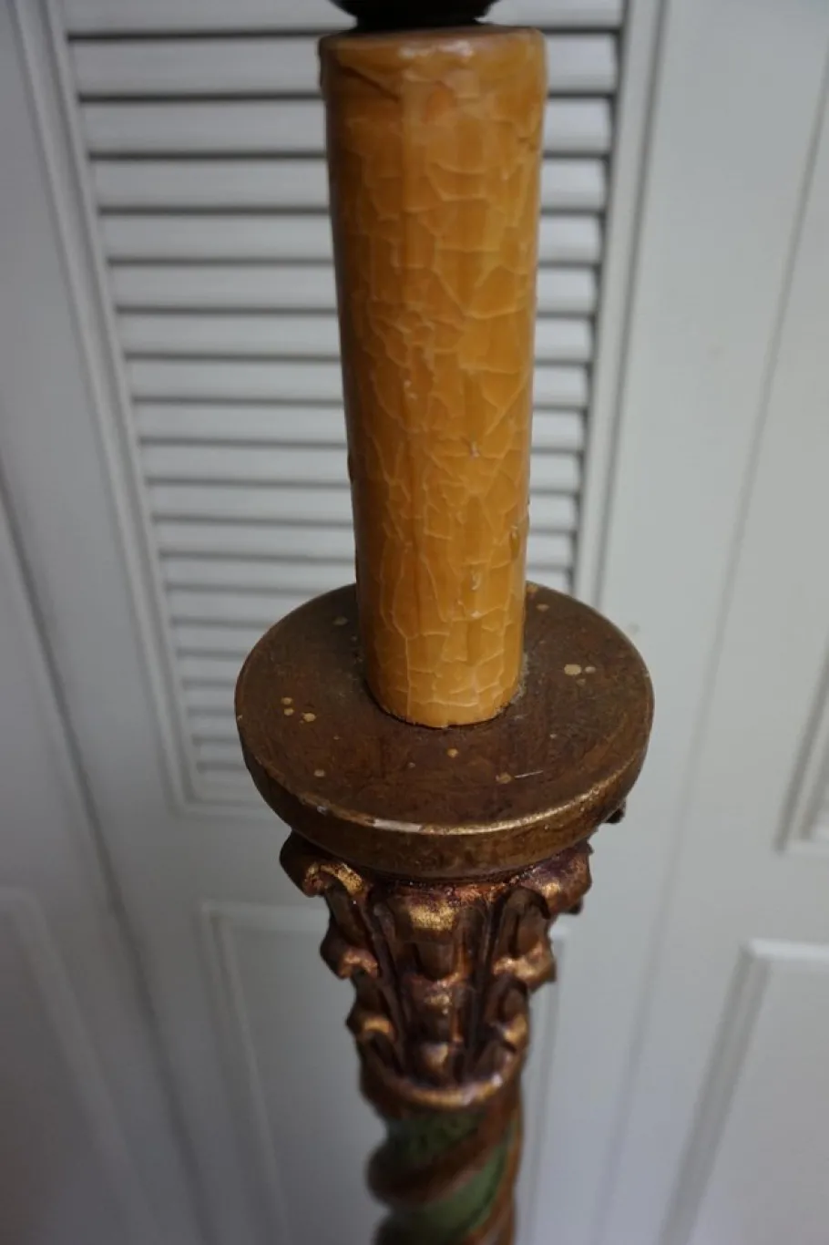 Online Pamono Italian Florentine Wooden Hand Carved Gold Gilt and Green Torchère Floor Lamp, 1950s