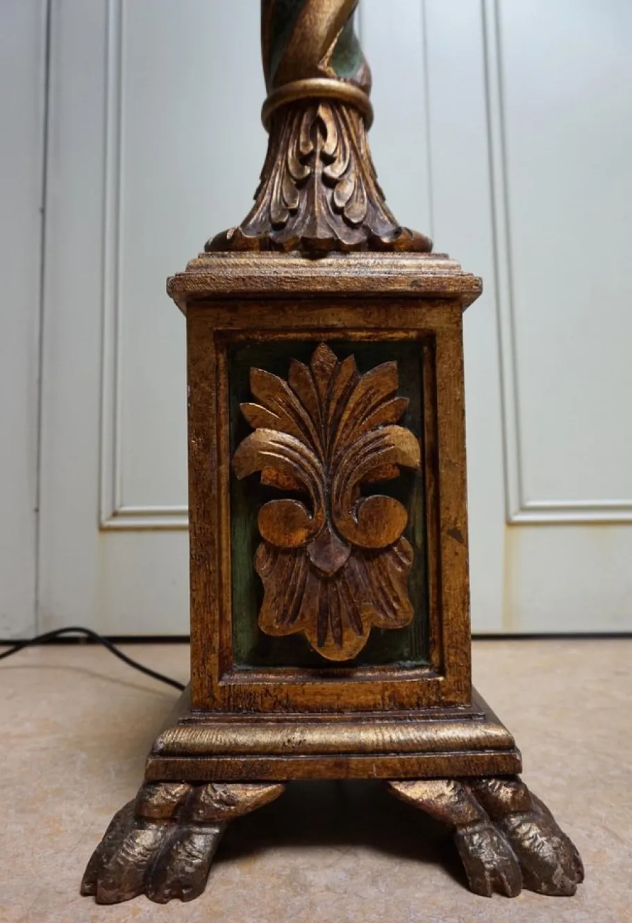 Online Pamono Italian Florentine Wooden Hand Carved Gold Gilt and Green Torchère Floor Lamp, 1950s