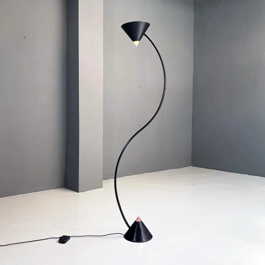 Pamono Italian Modern Black Metal and Plastic Yang Floor Lamp attributed to Bieffeplast, 1980s