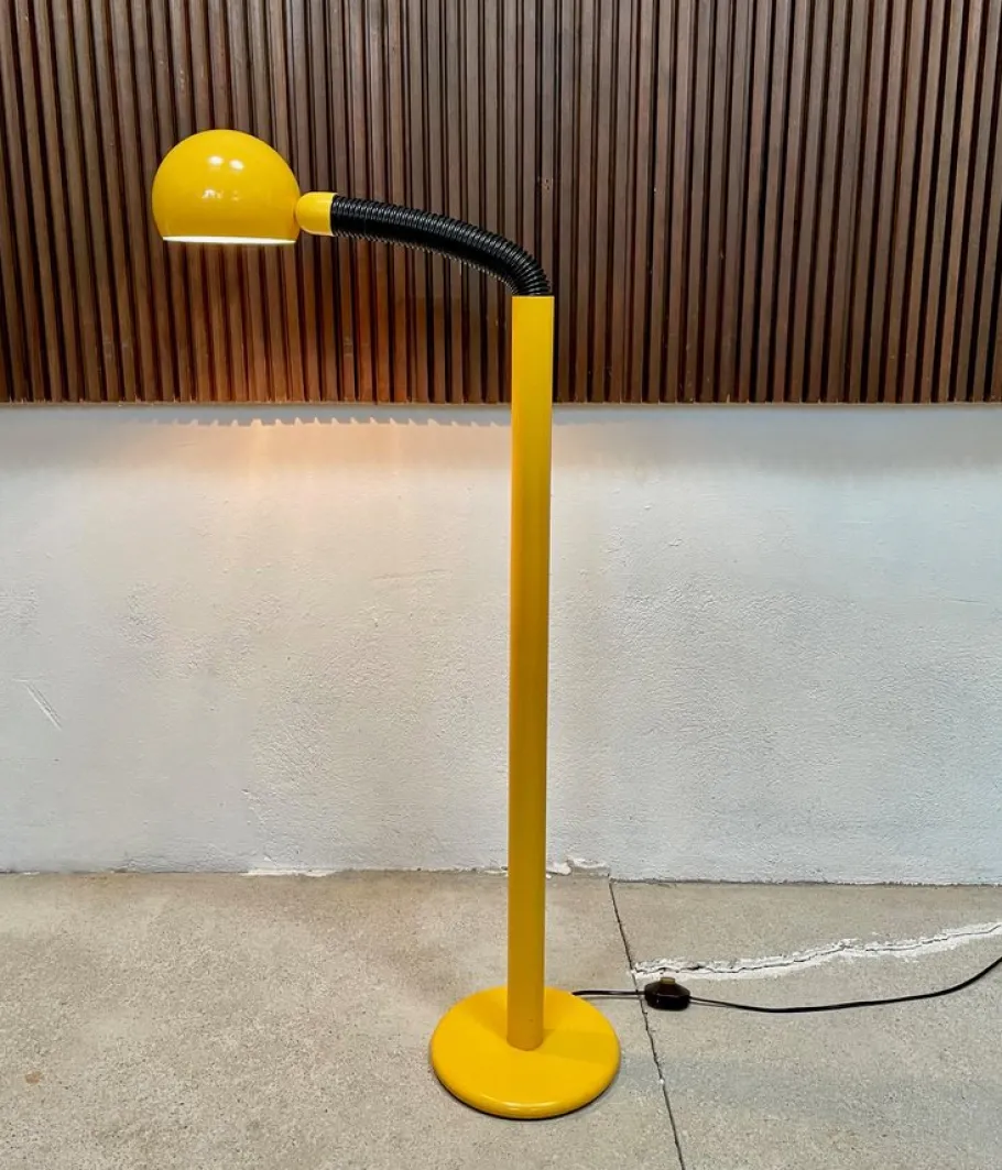 Online Pamono Italian Modernist Metal Floor Lamp with Flexible Arm & Adjustable Lampshade, 1960s