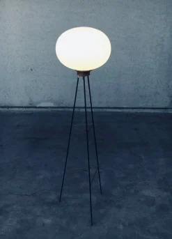 Outlet Pamono Italian Opaline Tripod Floor Lamp, 1950s