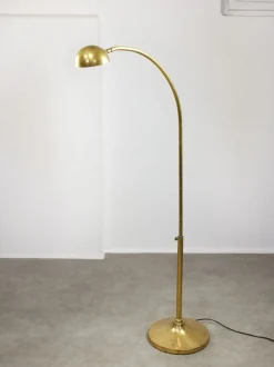 Pamono Mid-Century Arched Floor Lamp in Brass