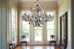 Best Pamono Mid-Century Hollywood Regency Gilt Floral Lily 12-Light Chandelier attributed to Hans Kögl, Italy, 1970s