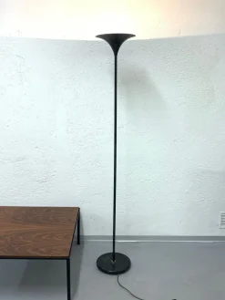 Sale Pamono Mid-Century Italian Black Aluminum Tulip Floor Lamp with Gold Finishes, 1970s