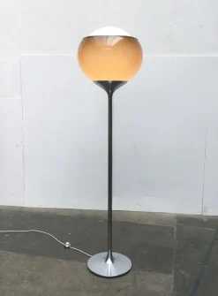 Online Pamono Mid-Century Italian Space Age Flash Floor Lamp from Guzzini