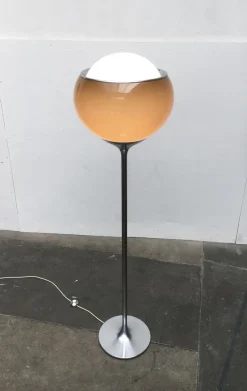 Online Pamono Mid-Century Italian Space Age Flash Floor Lamp from Guzzini