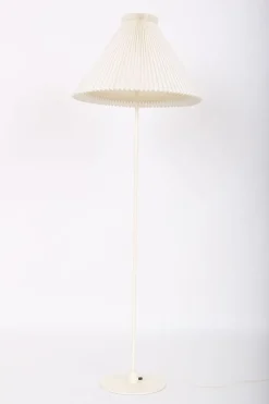 Outlet Pamono Mid-Century Model 369 Floor Lamp by Le Klint