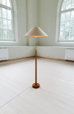 Hot Pamono Mid-Century Modern Floor Lamp in Teak and Brass, 1960s