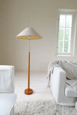 Hot Pamono Mid-Century Modern Floor Lamp in Teak and Brass, 1960s