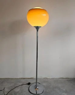 Online Pamono Mid-Century Modern Floor Lamp by Harvey Guzzini, 1960s