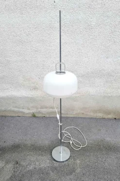 Sale Pamono Mid-Century White Medusa Floor Lamp by Luigi Massoni for Guzzini, Italy, 1970s