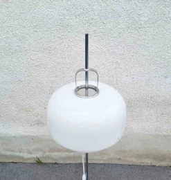 Sale Pamono Mid-Century White Medusa Floor Lamp by Luigi Massoni for Guzzini, Italy, 1970s